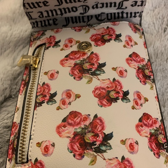 *LAST ONE!* Juicy couture mini cell phone purse - Picture 2 of 6